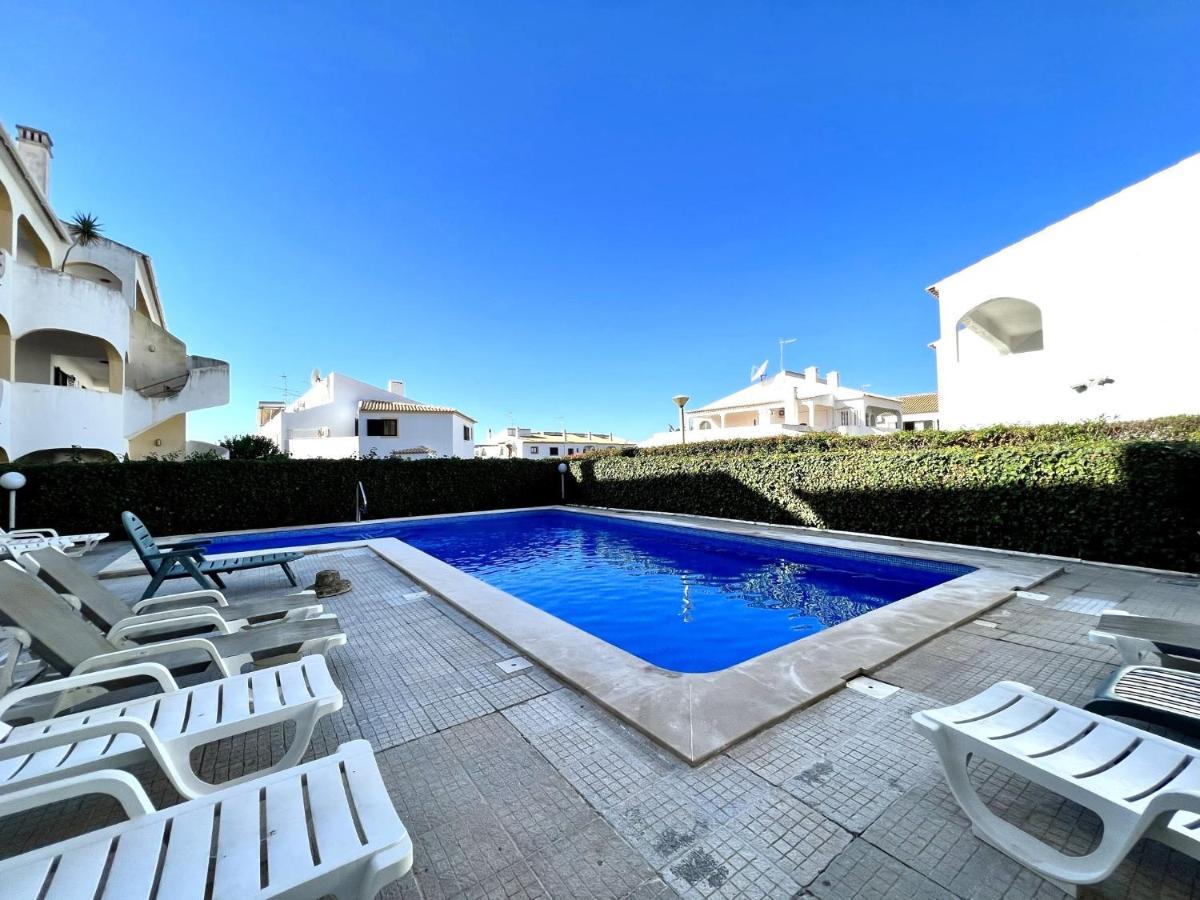 Quarteira Classic 1 With Pool By Homing ภายนอก รูปภาพ